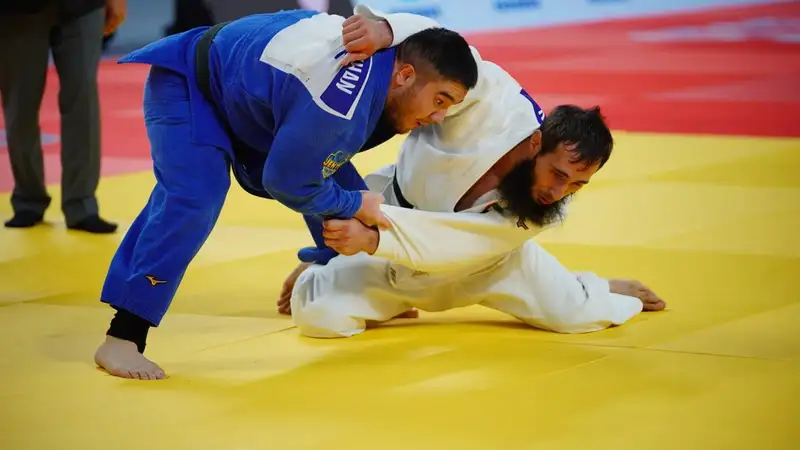 Казахстан сенсационно одолел Китай и вышел в полуфинал чемпионата Азии по дзюдо