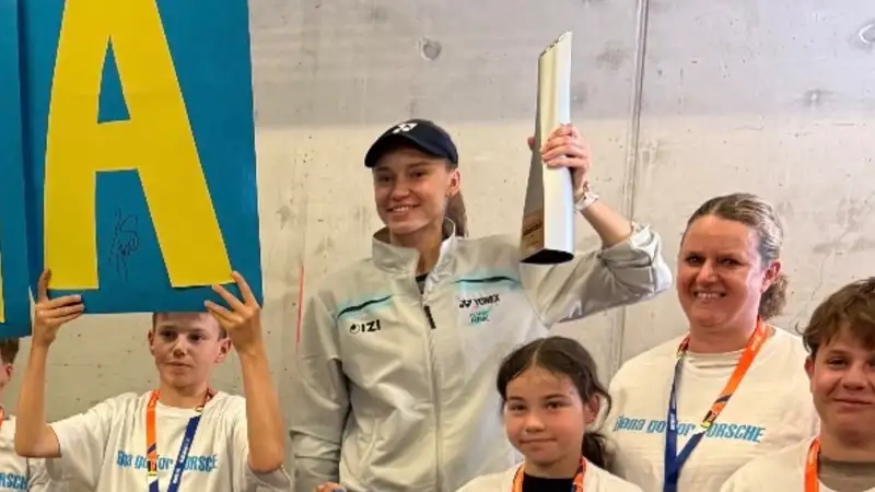 "Hola": Рыбакина прилетела в Мадрид для участия в турнире серии WTA 1000