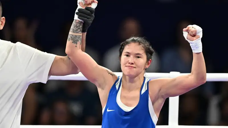 Разгромом обернулся первый бой Назым Кызайбай на Кубке мира по боксу