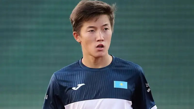 Два сета решили судьбу матча юного казахстанского теннисиста на старте турнира АТР