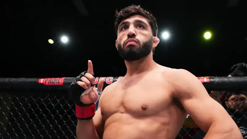 Царукян ответил, в каком случае примет титульный бой с Волкановски