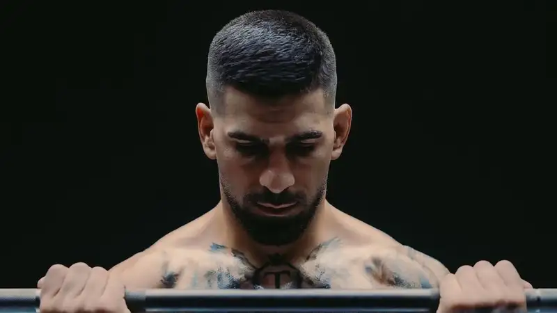 "Шокирую мир": Топурия заявил, что финиширует Махачева