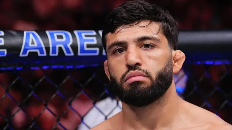 Арман Царукян повторил легендарную сцену из фильма "Рокки" со Сталлоне