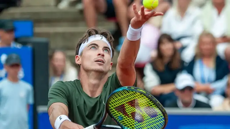 Обладатель Кубка Дэвиса из Казахстана в разобрался с украинцем на старте турнира