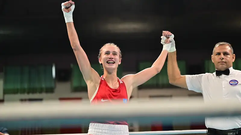 Появилось видео досрочной победы казахстанки на Кубке мира по боксу