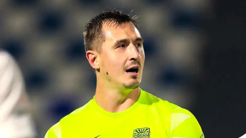 Вратарь сборной Казахстана вывел в финал зарубежный клуб