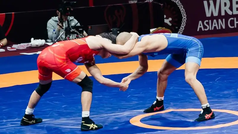 "Проходной двор": в Казахстане раскритиковали федерацию борьбы