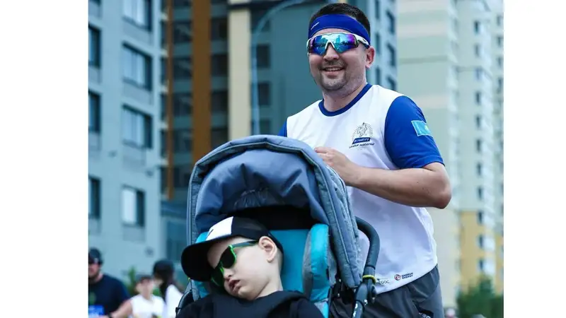 Марафон на коляске: как папа и сын стали командой ультрамарафонцев
