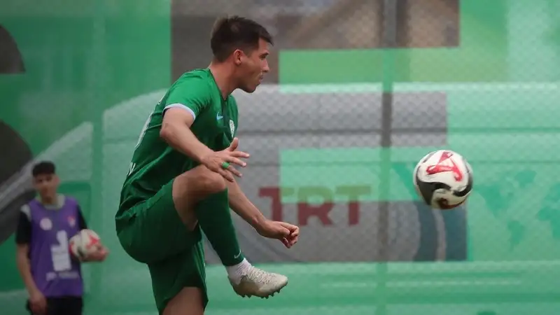 Казахстанский футболист отметился голевым действием в матче европейского чемпионата