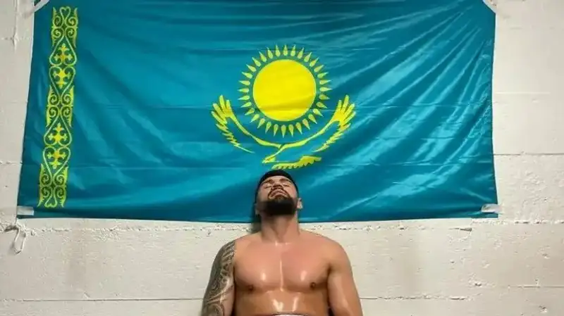 Боксёр из Казахстана прокомментировал поражение от Сергея Ковалёва