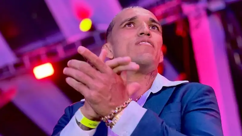 Чарльз Оливейра