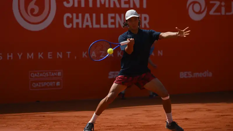 Амир Омарханов