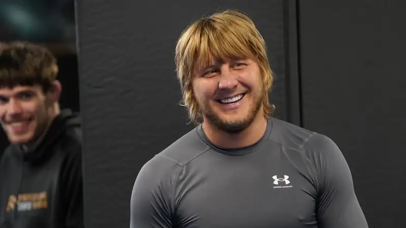 Скандальный британец подерётся на крупном турнире UFC против топового нокаутёра