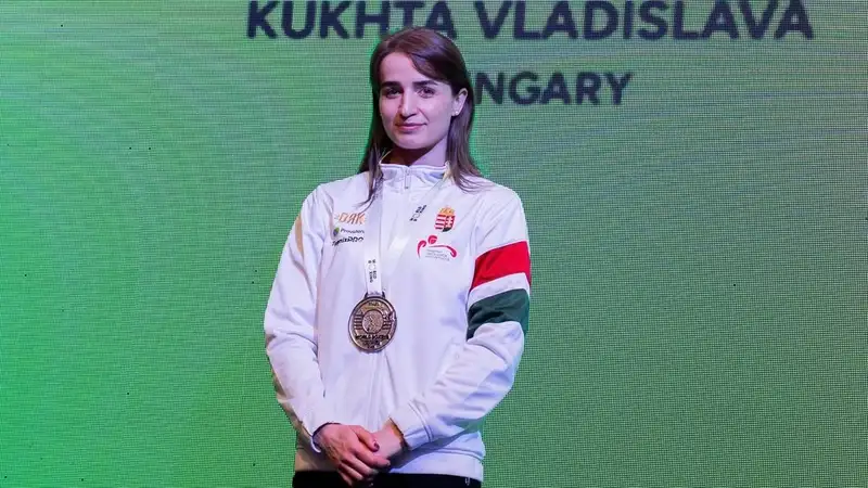 Бывшая казахстанка выиграла "серебро" на Кубка мира по боксу