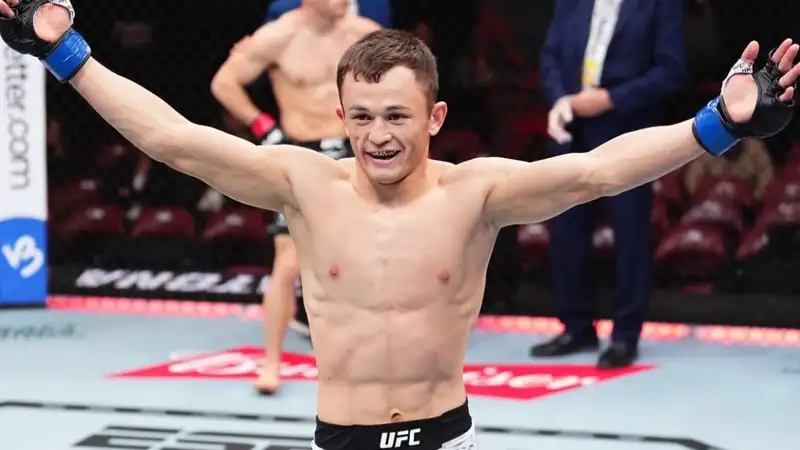 "Универсальный и неуступчивый": Алмахан оценил своего следующего соперника в UFC