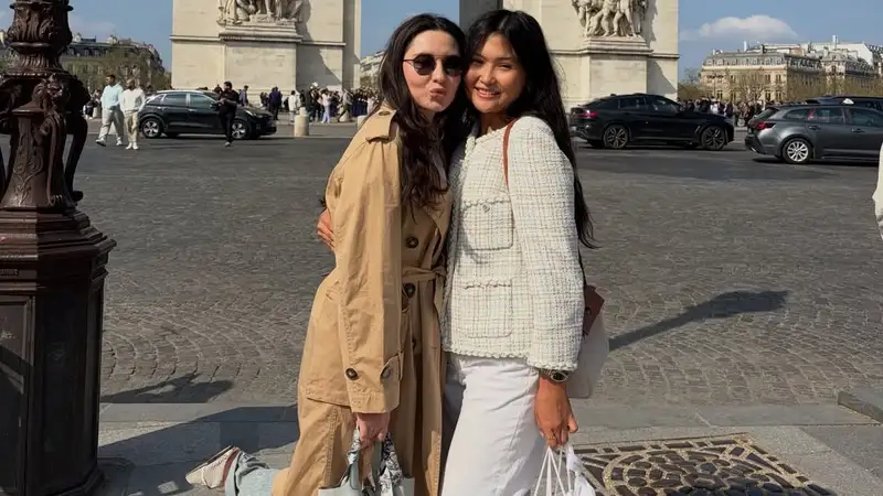 Асаубаева отреагировала на пост мамы 