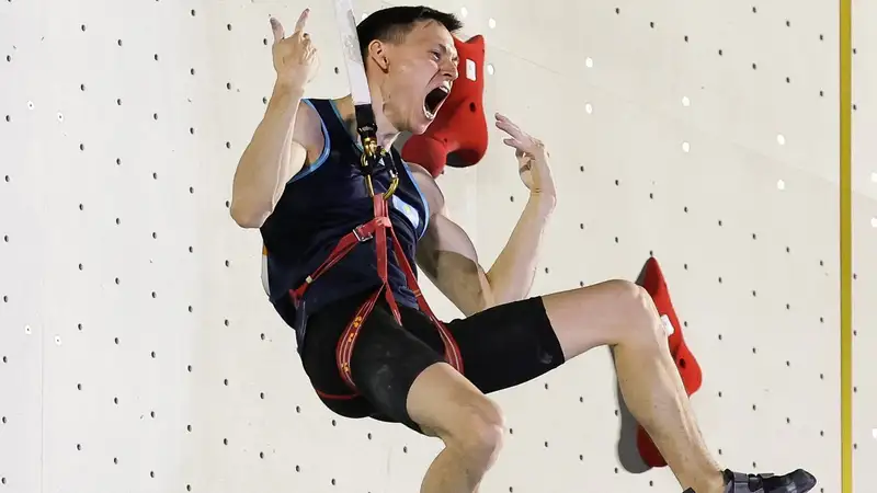 Завоевавший "бронзу" пляжной Азиады казахстанский скалолаз оценил своё выступление