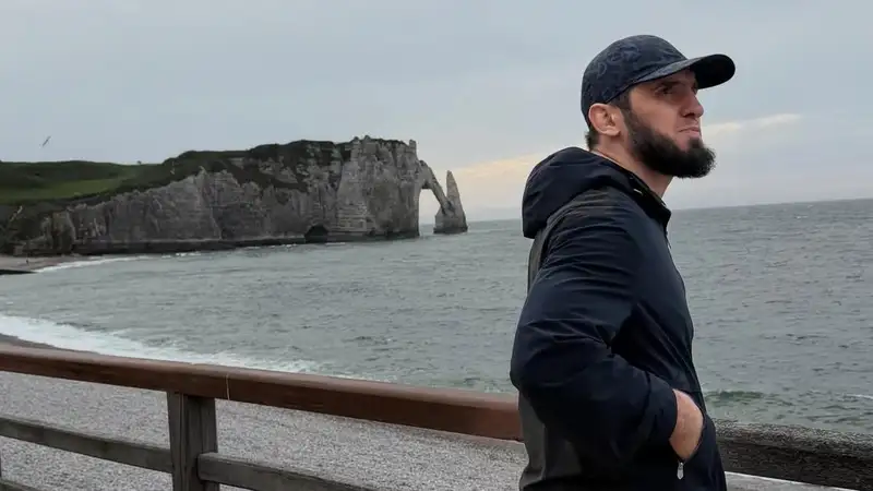 Ислам Махачев