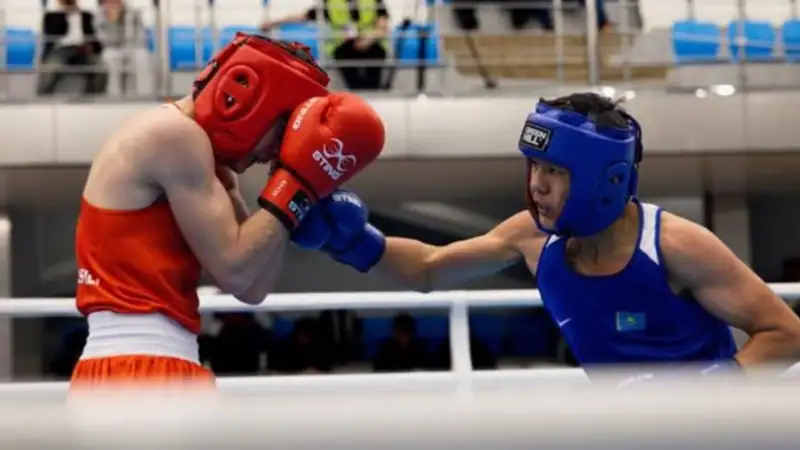 Нокаутом завершился бой казахстанского боксёра на чемпионате Азии
