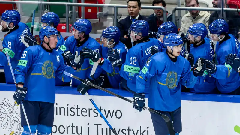 Камбэк и буллиты произошли в матче Казахстан - Франция на чемпионате мира по хоккею