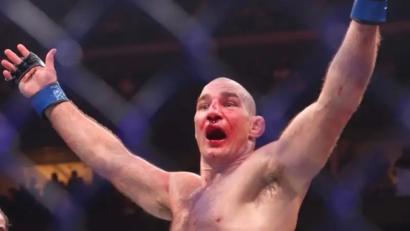 Масвидаль призвал включить Стрикленда в Зал славы UFC после победы над Чимаевым