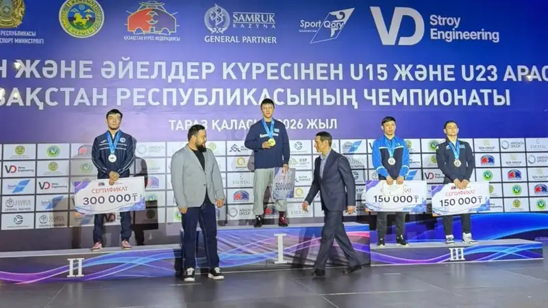 Нураков на ЧА среди молодежи в Дананге 
