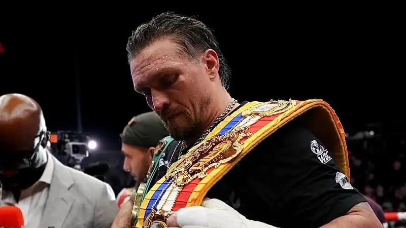 Александр Усик ответил на критику после боя с Рико Верхувеном