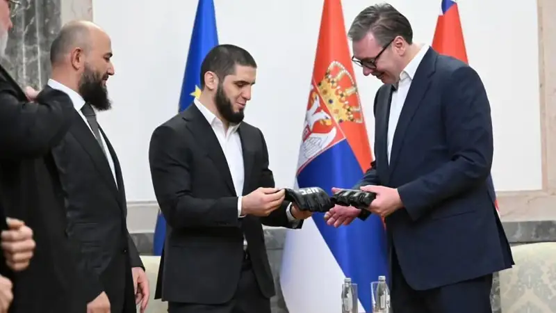 Ислам Махачев