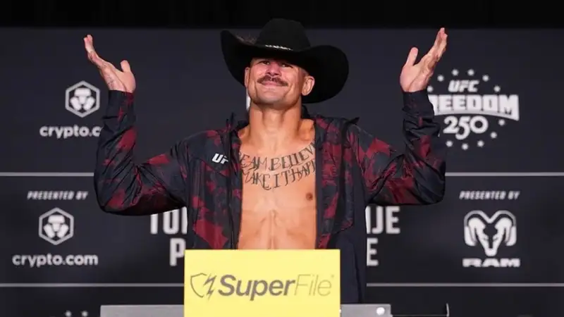 Диего Лопес нокаутировал Стива Гарсию на историческом турнире UFC Freedom 250
