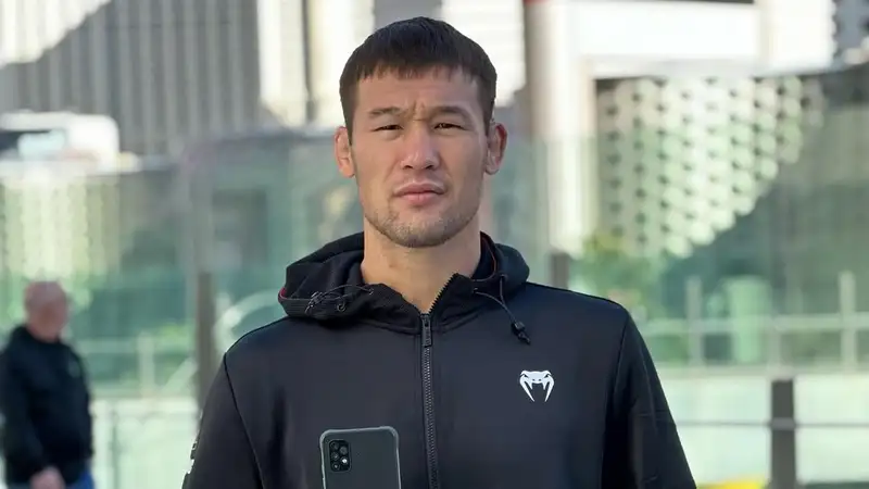 Рахмонова позвали на рынок работать 