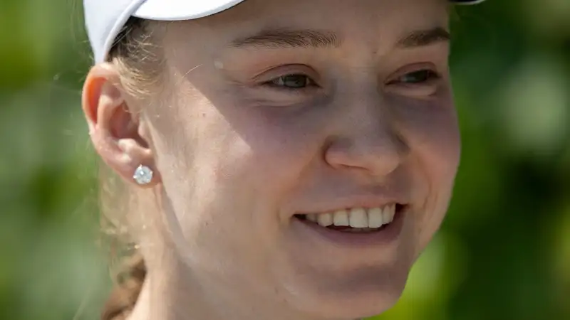 Елена Рыбакина удерживает третью позицию в Чемпионской гонке WTA перед "Уимблдоном"