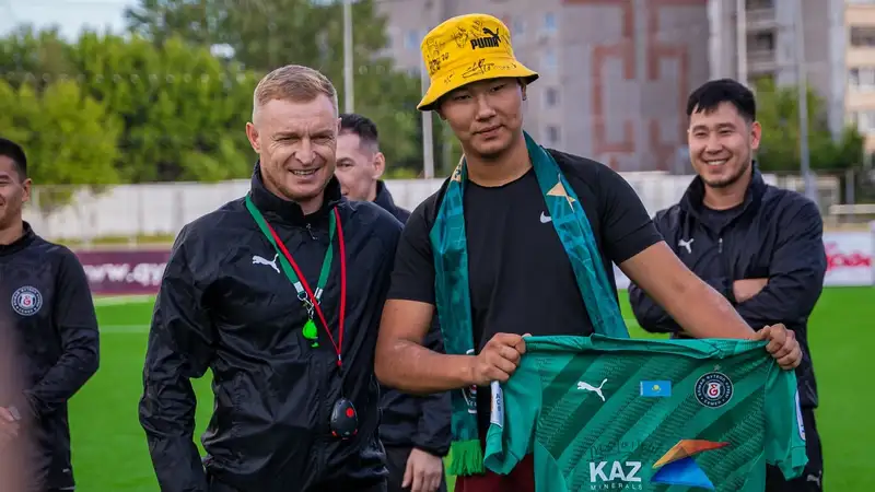 Болельщики "Елимая" требуют от КФФ отменить дисквалификацию Карповича и Пайрузы