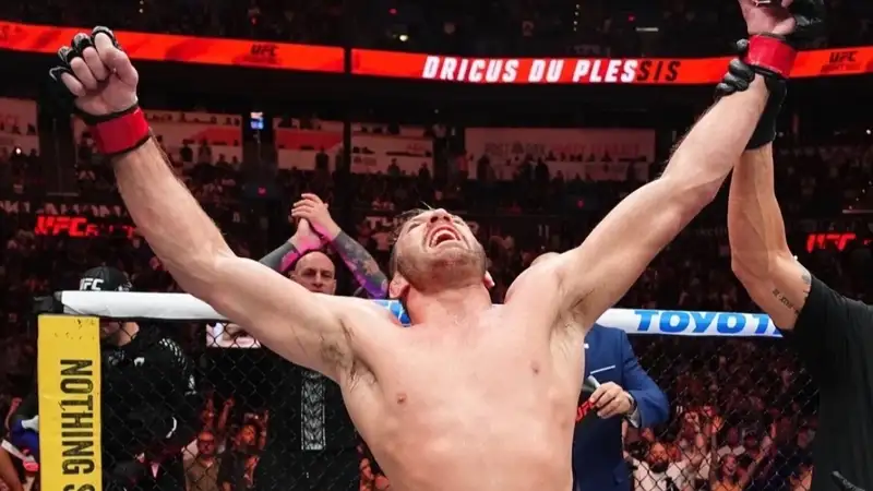 Дрикус Дю Плесси после победы над Камару Усманом хочет бой за титул UFC