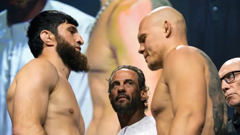 Магомед Анкалаев досрочно победил Богдана Гуськова на турнире UFC в Абу-Даби