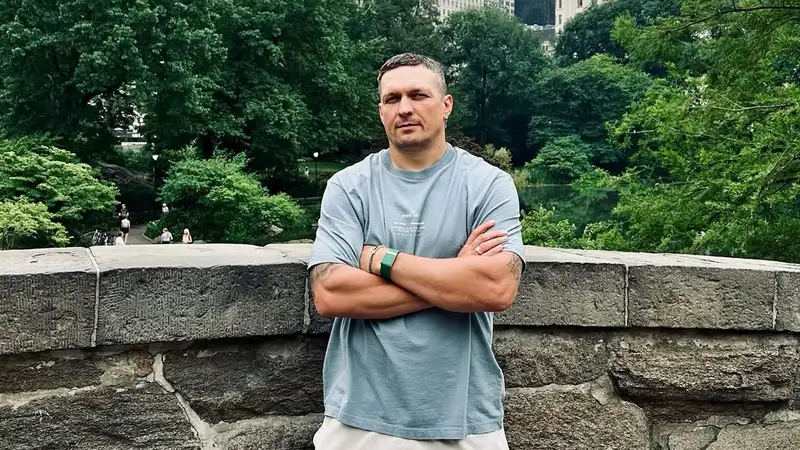 Александр Усик