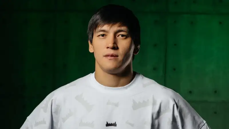 Азат Максум возвращается в Naiza после выступления в UFC