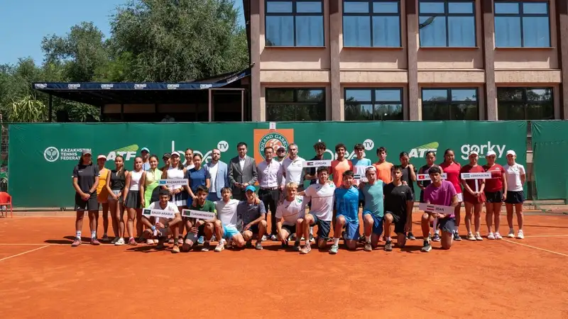 В Алматы стартовал отборочный турнир Roland Garros Junior Series