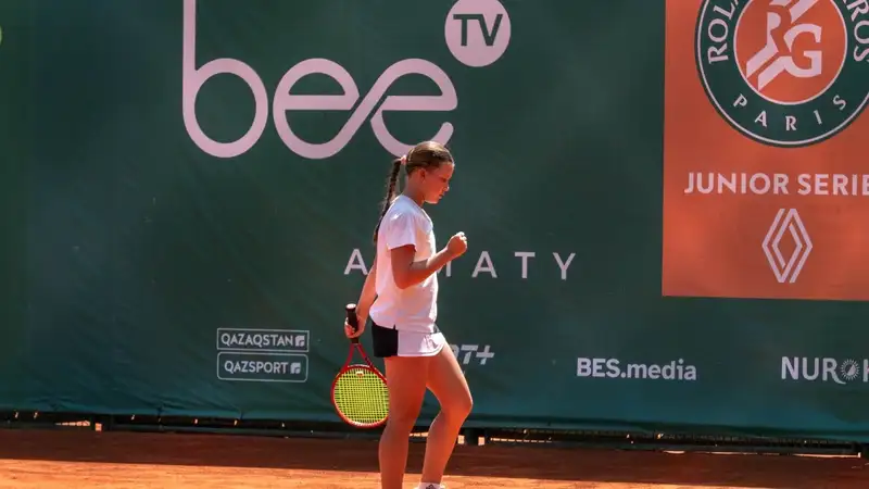 Казахстанские юниоры пробились в полуфиналы отбора Roland Garros в Алматы 