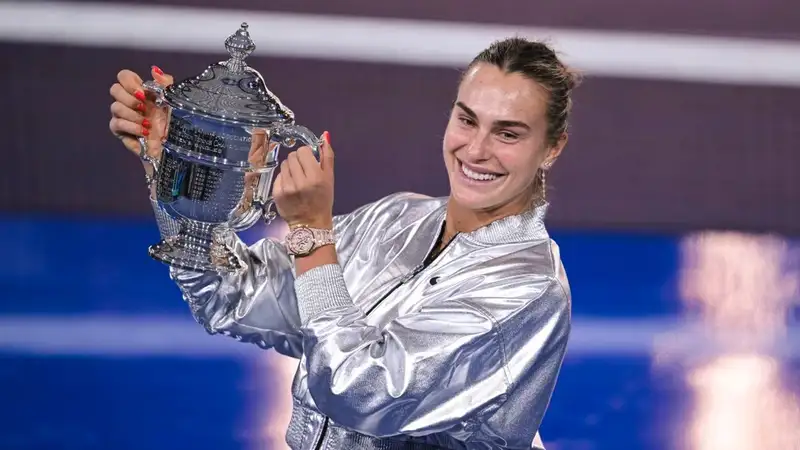 Арина Соболенко во время награждения на US Open-2025