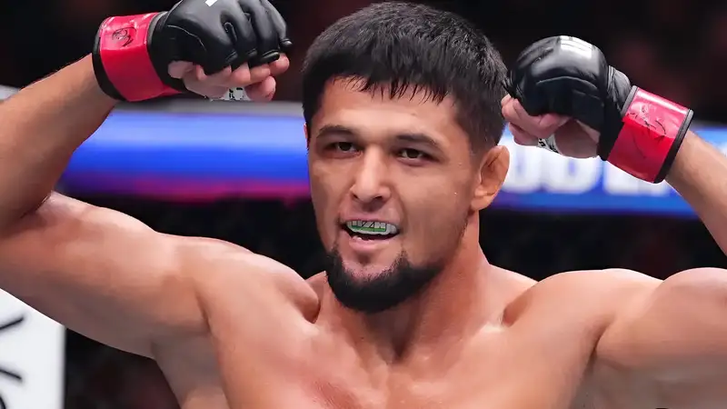 У UFC два рейтинга, и они не согласны друг с другом насчет узбекистанца Рузибоева