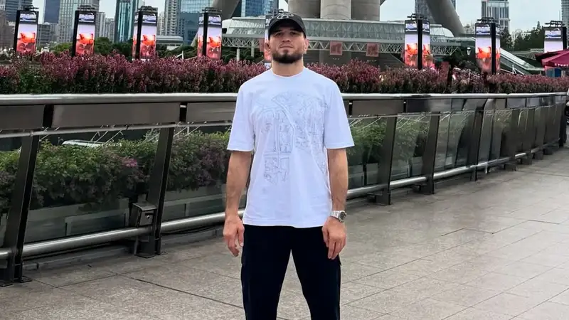 Умар Нурмагомедов в Шанхае перед турниром UFC Fight Night