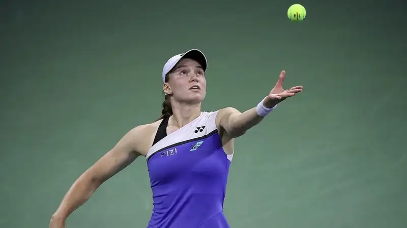 Елена Рыбакина в матче против Юлии Стародубцевой на US Open