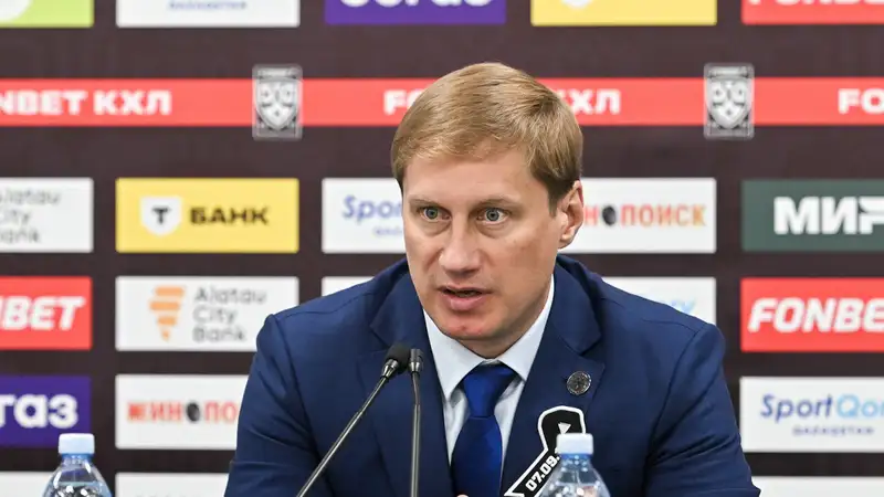 Ярослав Люзенков после матча КХЛ "Барыс" - "Сибирь"