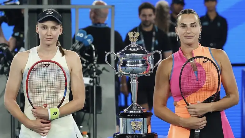 Елена Рыбакина и Арина Соболенко перед началом финального матча Australian Open
