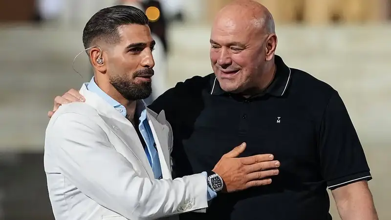 Илия Топурия с главой UFC