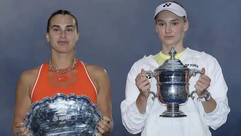 Арина Соболенко и Елена Рыбакина на церемонии награждения US Open-2026