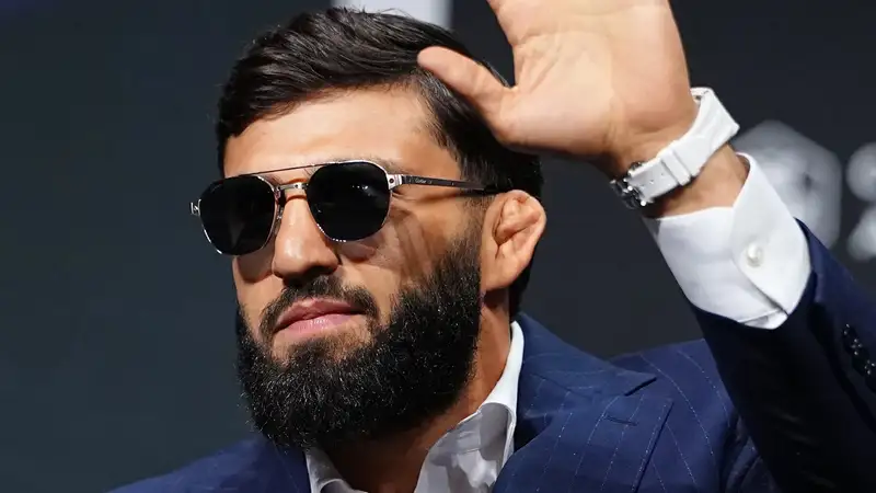 Арман Царукян на пресс-конференции турнира UFC 331