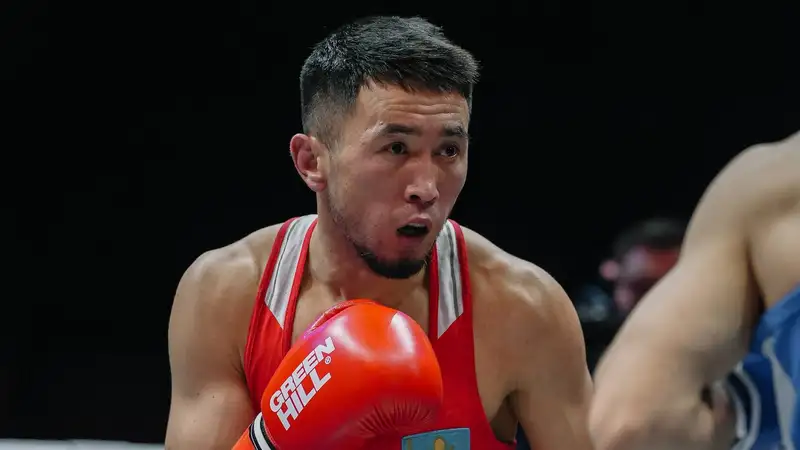 Махмуд Сабырхан во время боя на чемпионате Азии-2026