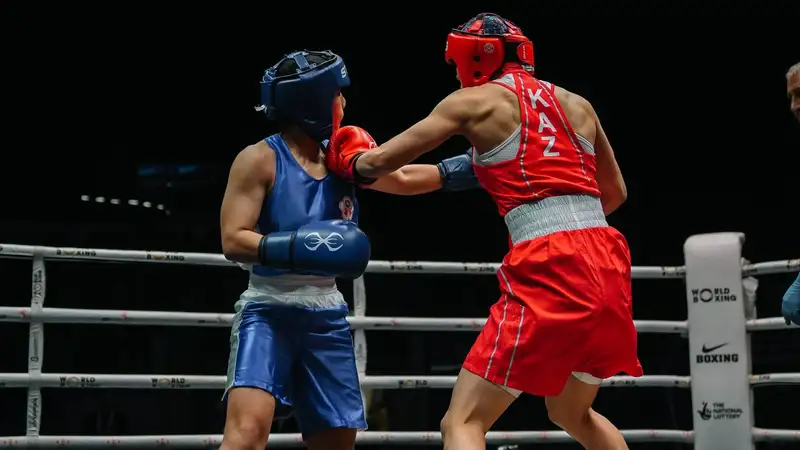 Алуа Балкибекова (в красном) на чемпионата мира в Ливерпуле-2025