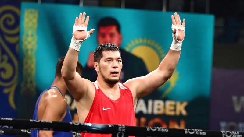 Казахстанский боксёр Айбек Оралбай на чемпионате мира от World Boxing